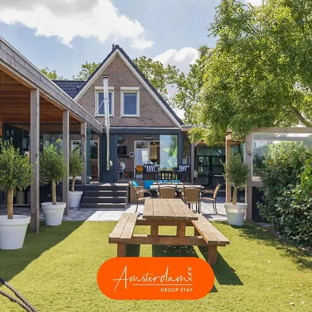 Amsterdam 8 Beds 2 Bedrooms