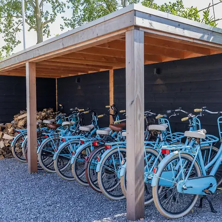 Amsterdam 8 Beds 2 Bedrooms Zwanenburg