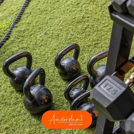 Amsterdam 8 Beds 2 Bedrooms בית נופש *